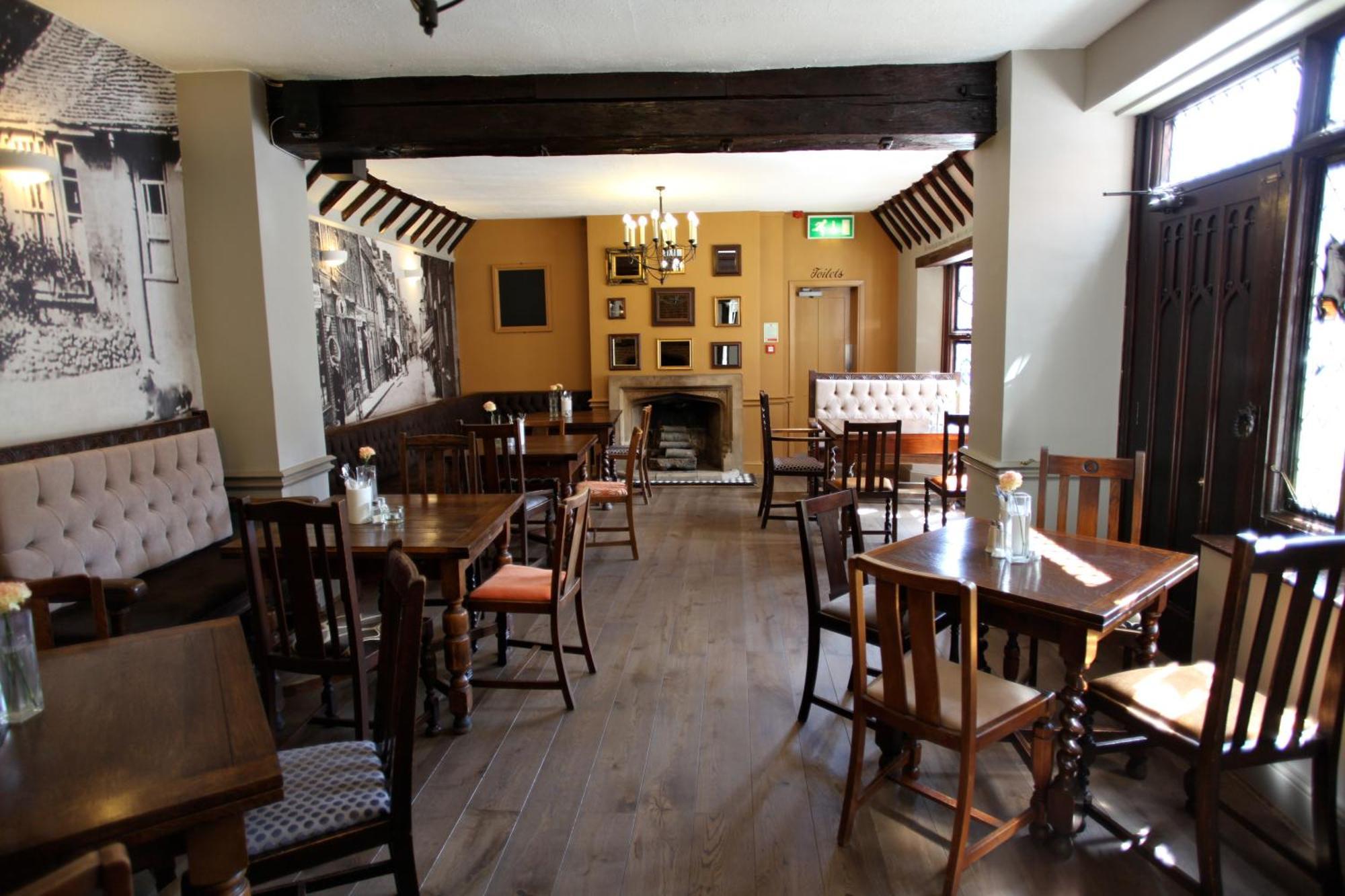 Old Bull Inn Royston  Exterior photo